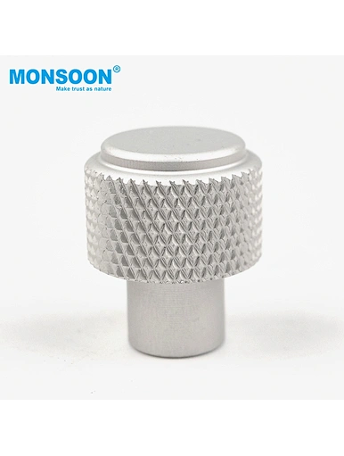 door knobs pulls