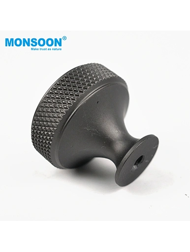 cabinet door knobs and pulls