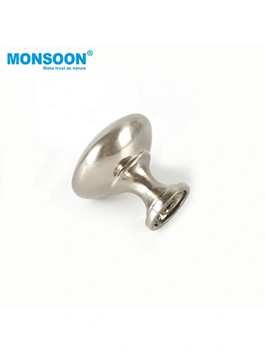 hardware handles and pulls