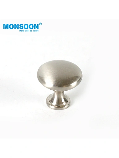 pull knobs and handles