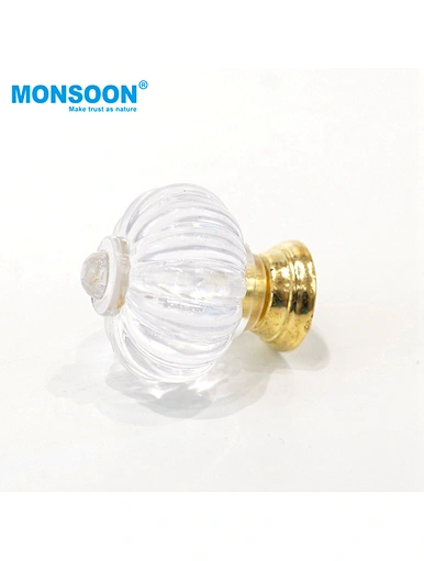 knobs and drawer pulls