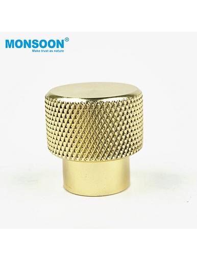 gold cabinet pulls and knobs