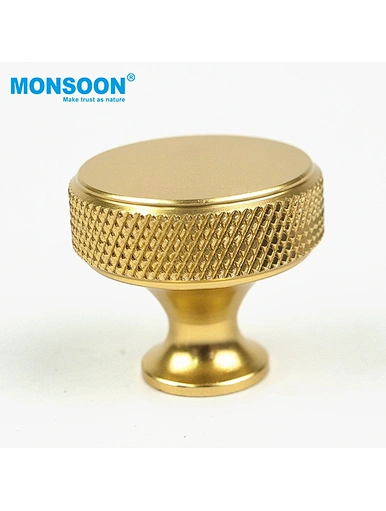 cabinet door knobs and pulls