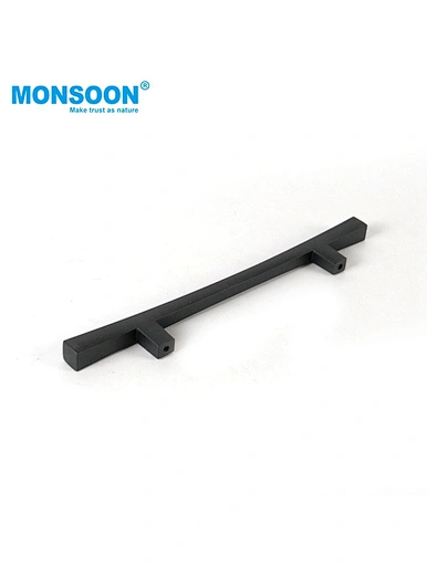 black pull handle