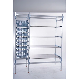 Estanterías modulares en aluminio.