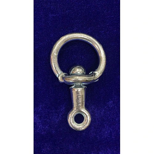 ROUND SWIVEL