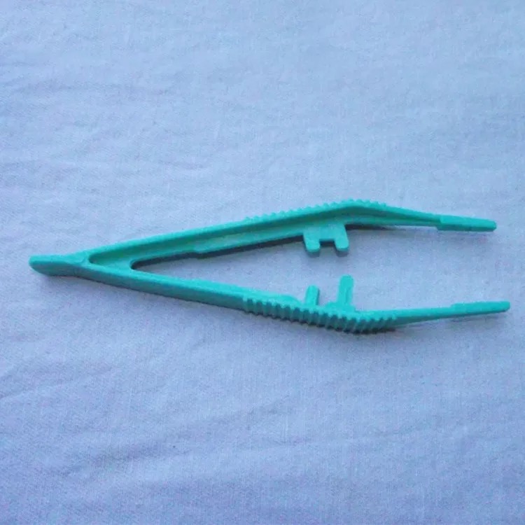 Disposable plastic tweezers