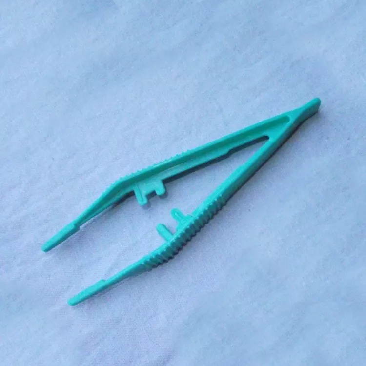 Disposable plastic tweezers