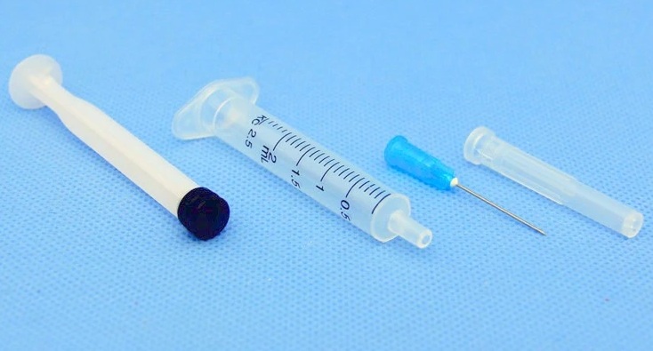disposable syringe with needle