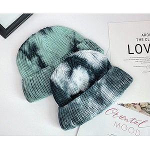 2020 Hotsale Unisex Winter Short Skullies Hat Women Tie Dye Warm Knitted Beanie