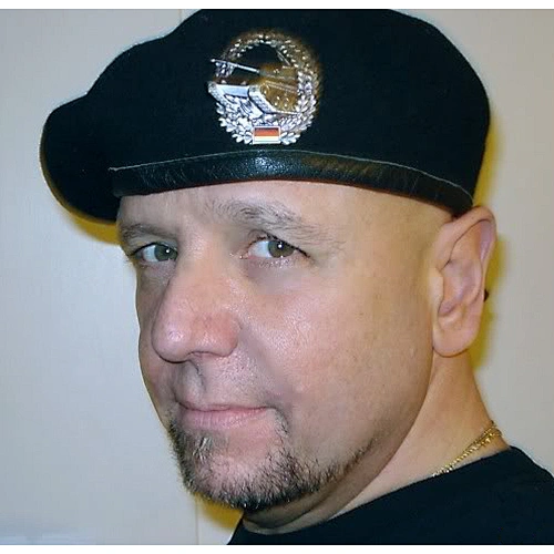 High quality metal badge military beret for sale