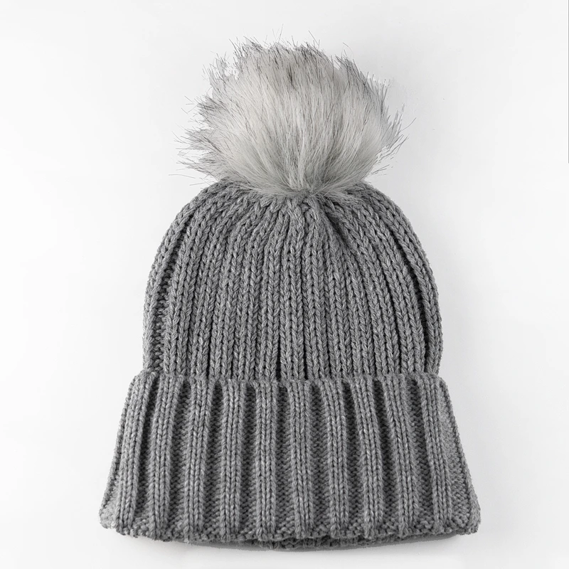 Ladies  knitted acrylic beanie hat w pompom