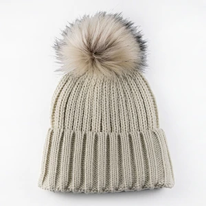 Ladies  knitted acrylic beanie hat w pompom