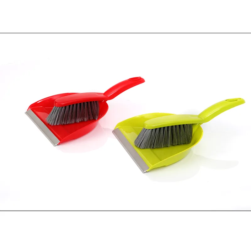 dustpan wiht brush