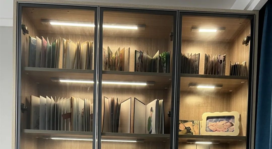 The light strip is directly attached to the cabinet board