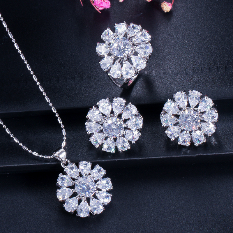 vintage crystal necklace jewelry designer