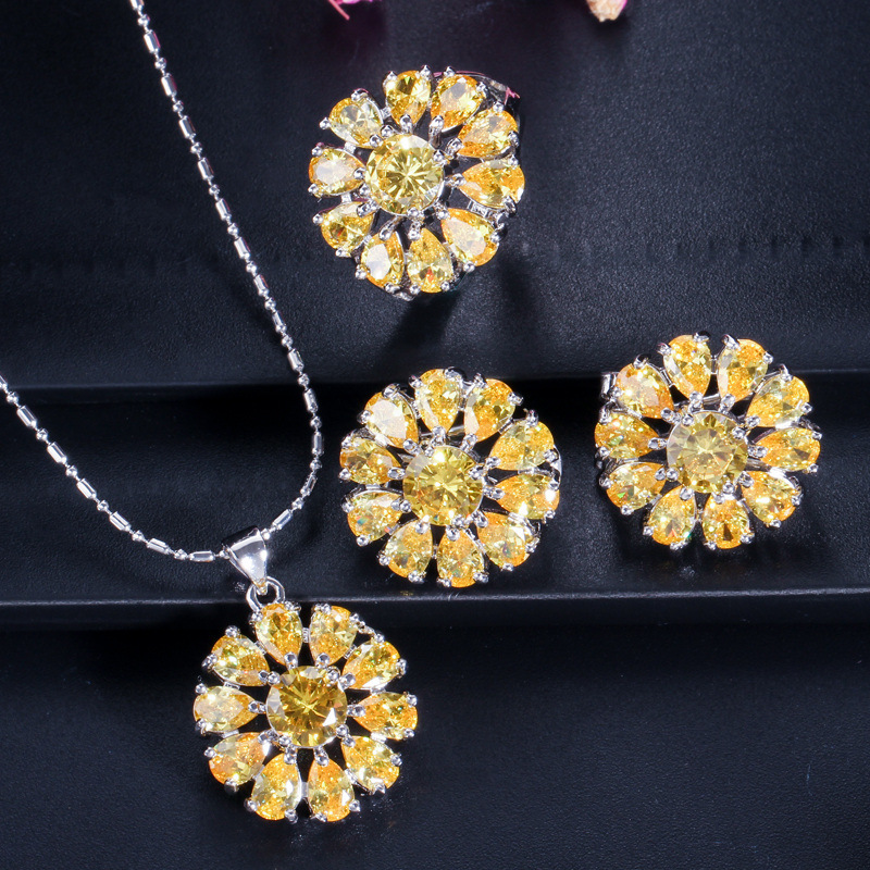 vintage crystal necklace jewelry designer