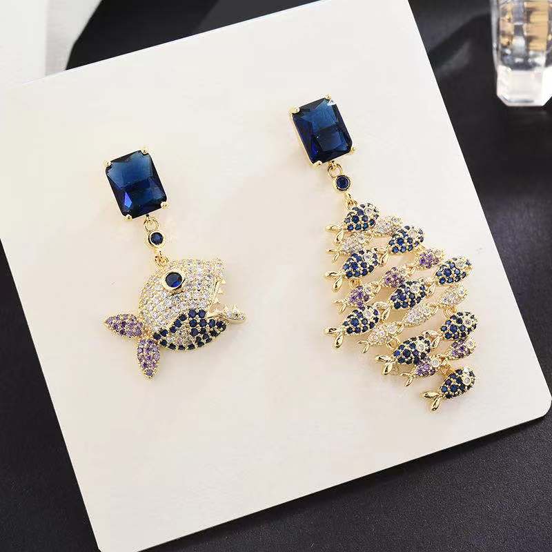gold earrings women