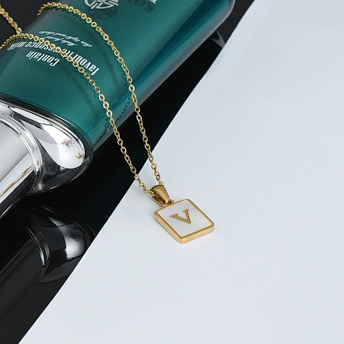 letter pendant necklace