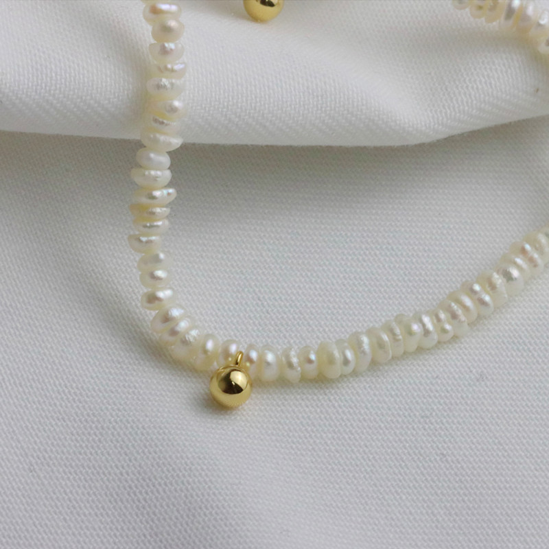 pearl necklace