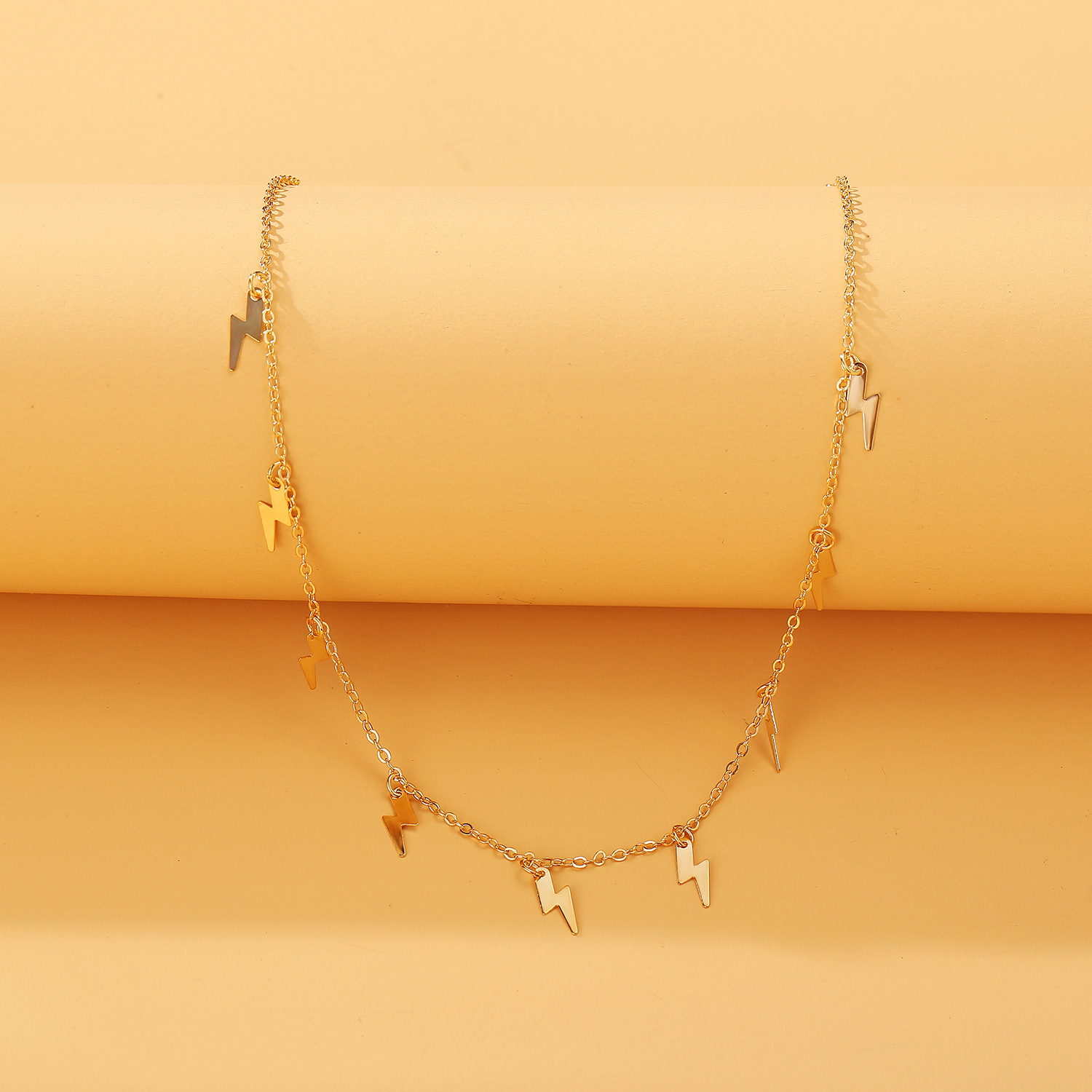 choker necklace