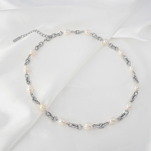 pearl necklace