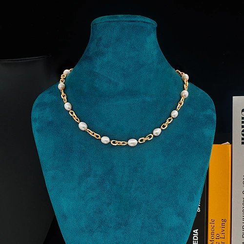 pearl necklace