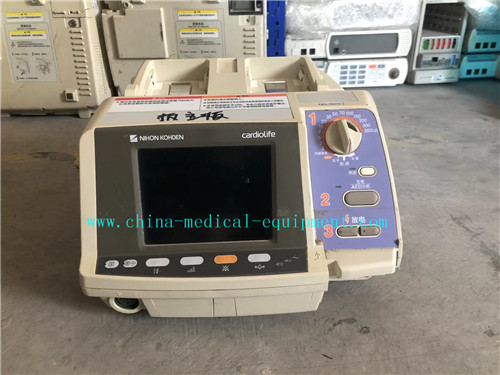 Nihon Kohken TEC-7621C defibrillator and parts