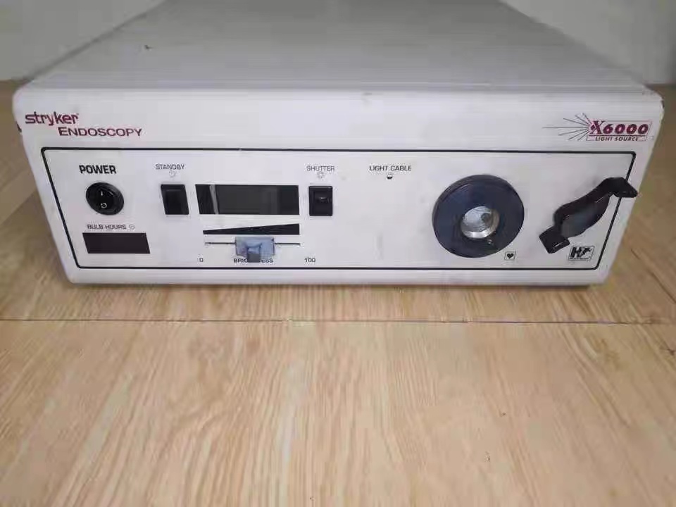 FUENTE DE LUZ PARA ENDOSCOPIO STRYKER X6000, 220-185-000