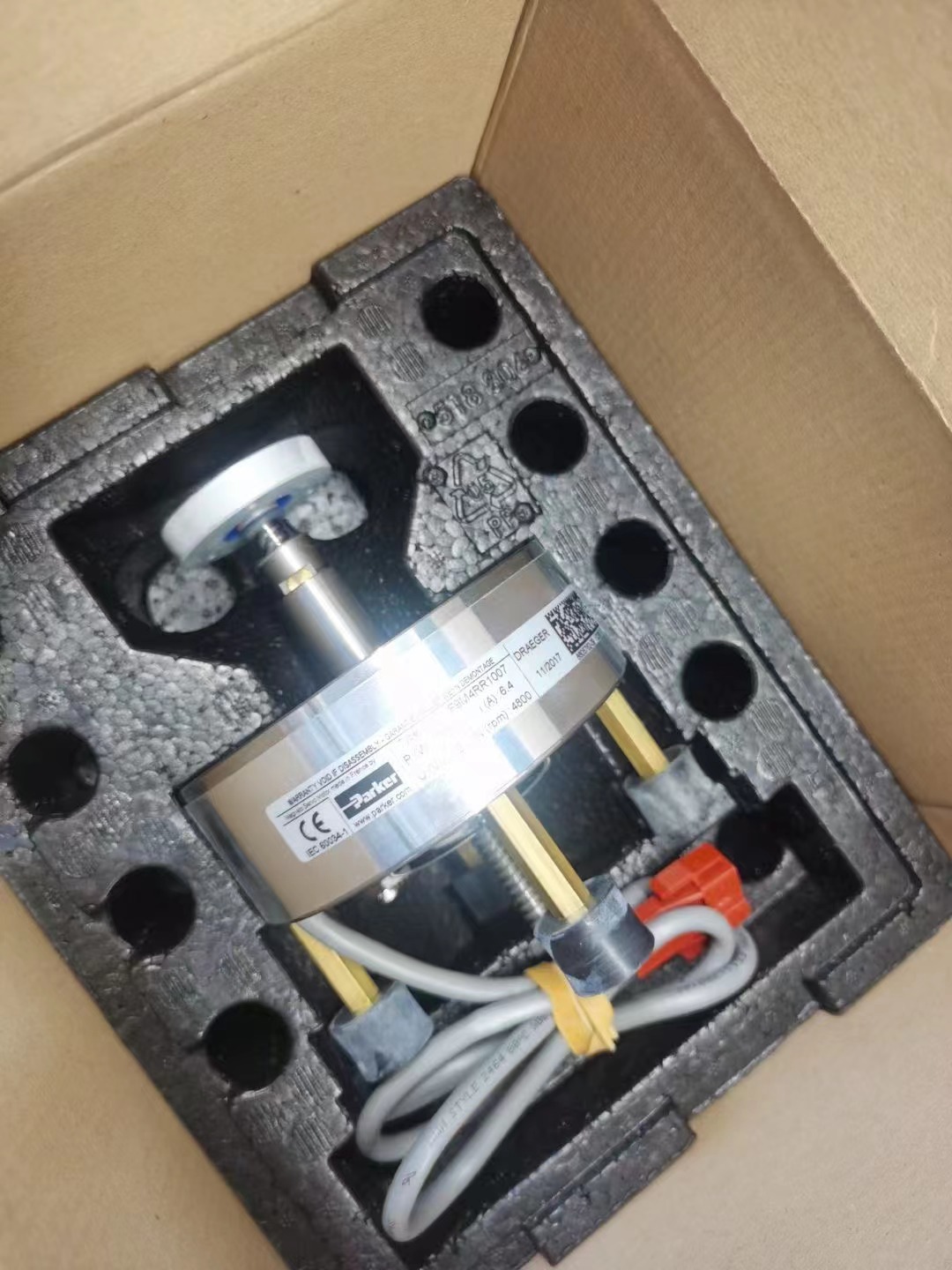 Drager fabius GS เครื่องดมยาสลบประเภทมอเตอร์ F9M4RR1007 PN 8605762-08 PN 8607211-VENT ASSY ใหม่เดิม