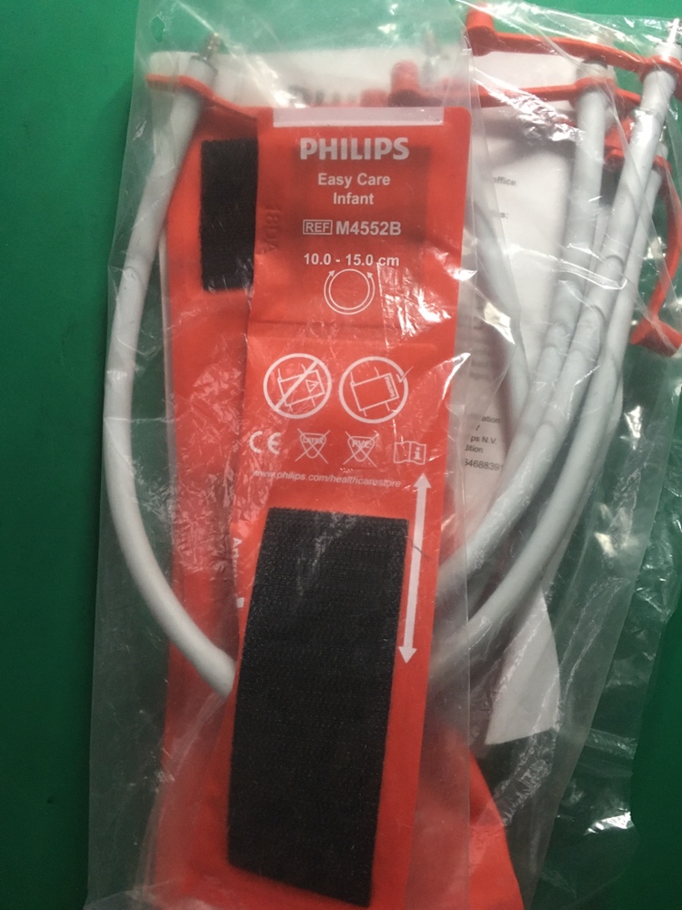 Brazalete NIBP infantil Philips Easy Care M4552B
