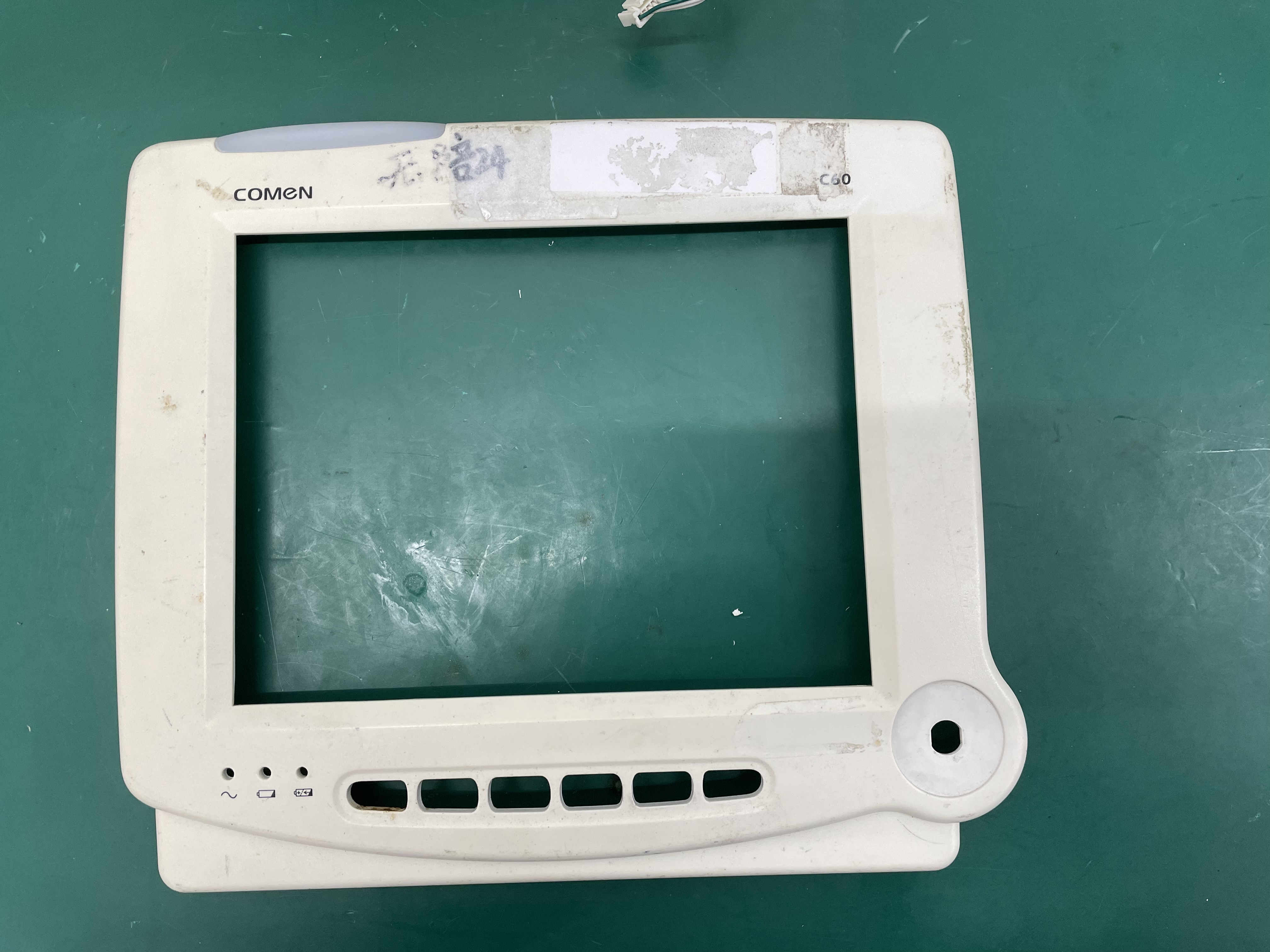 Panel Hadapan Monitor Pesakit COMEN C60