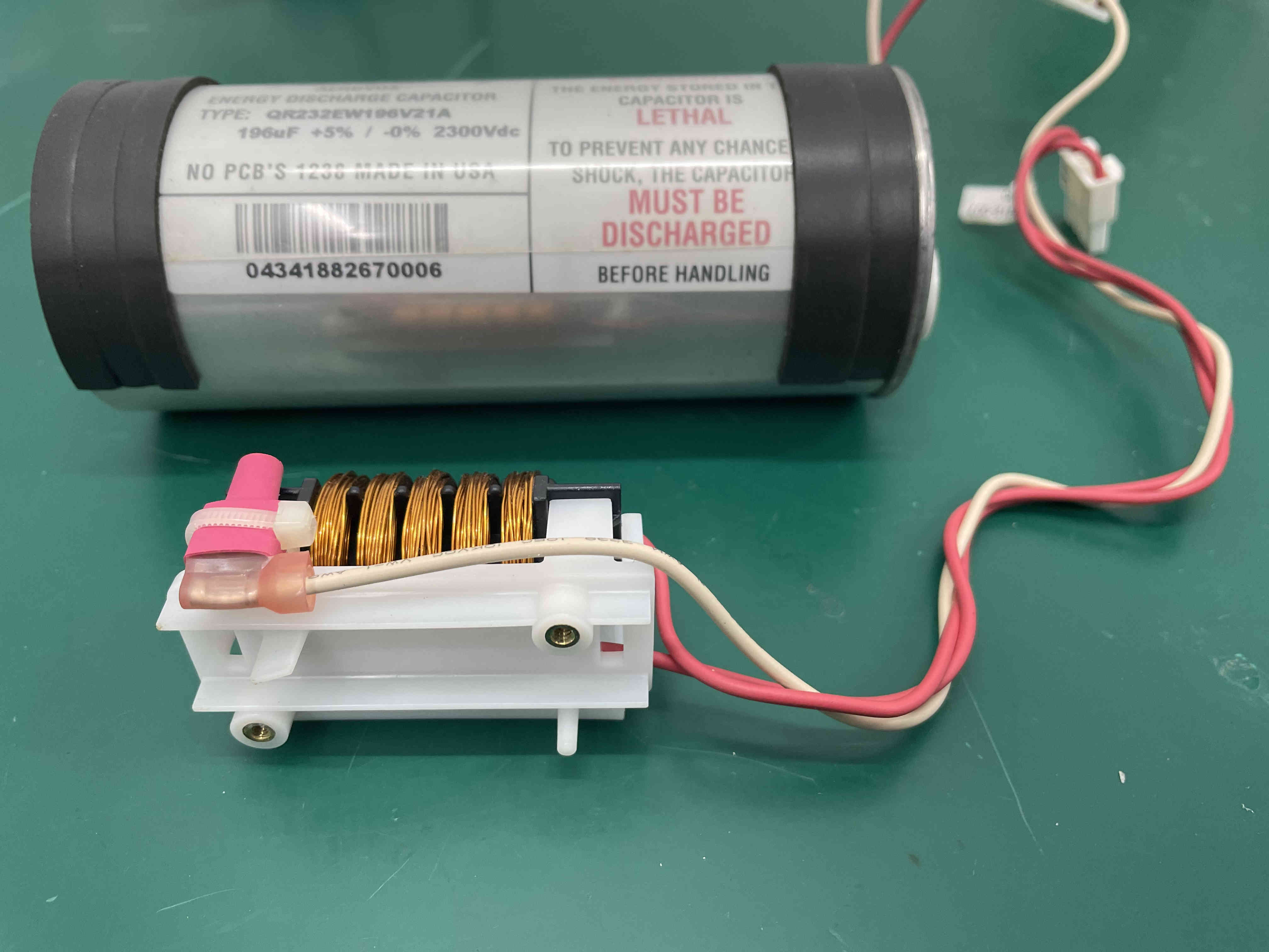 Pemasangan kapasitor defibrilator Medtronic Physio-Control LIFEPAK 20(LP20) 3200846-002 QR232EW196V21A 196uf 2300Vdc