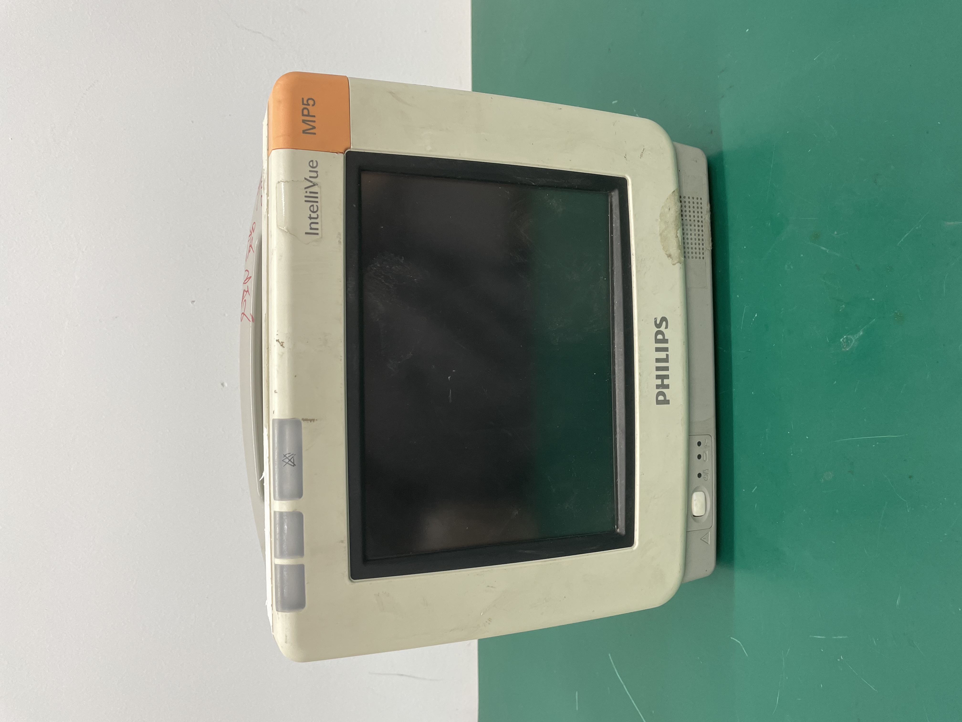 Monitor de paciente Philips MP5 M8105A usado
