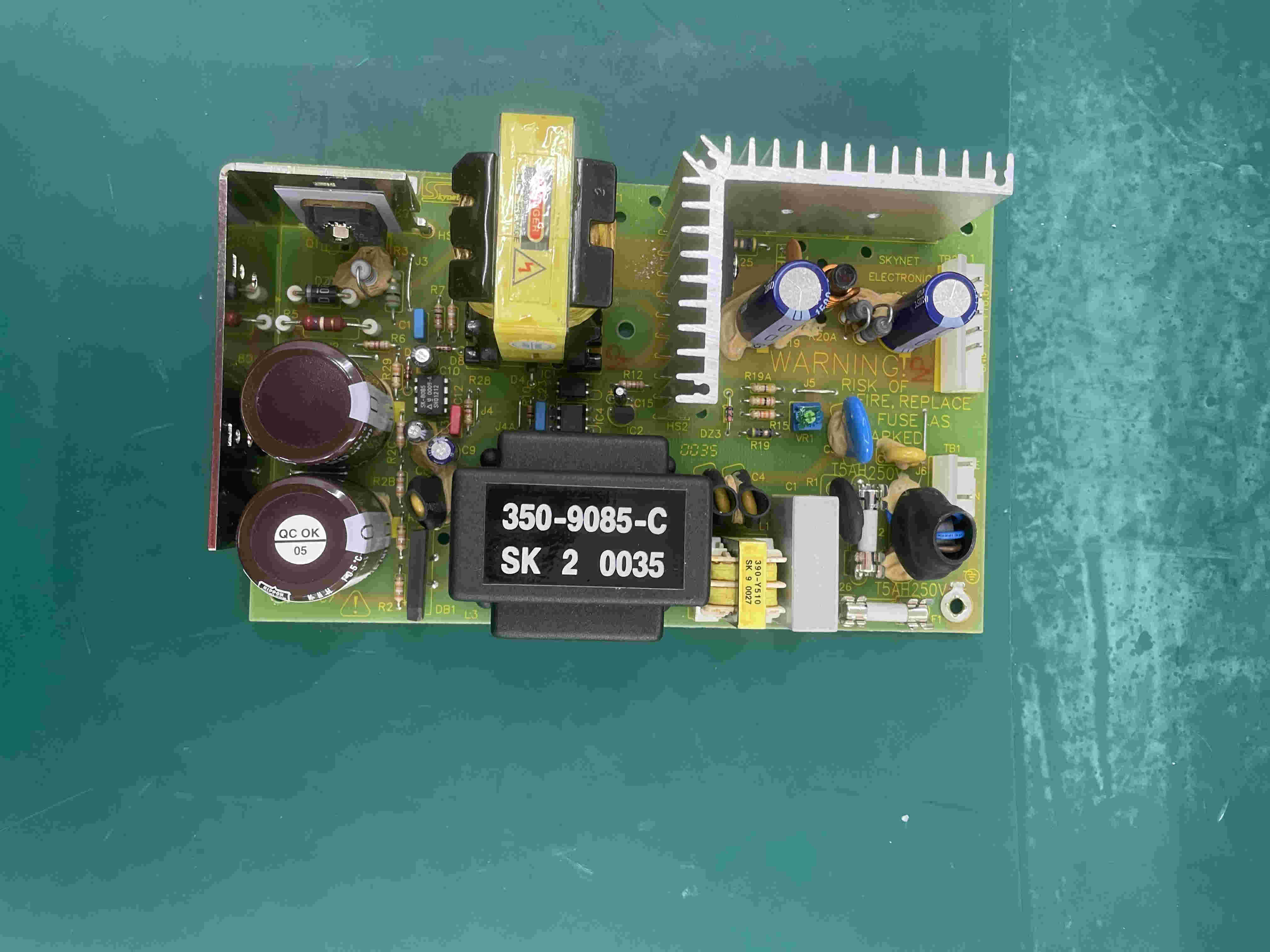 Placa de alimentación para desfibrilador GE Marquette CardioServ 850-9108-M