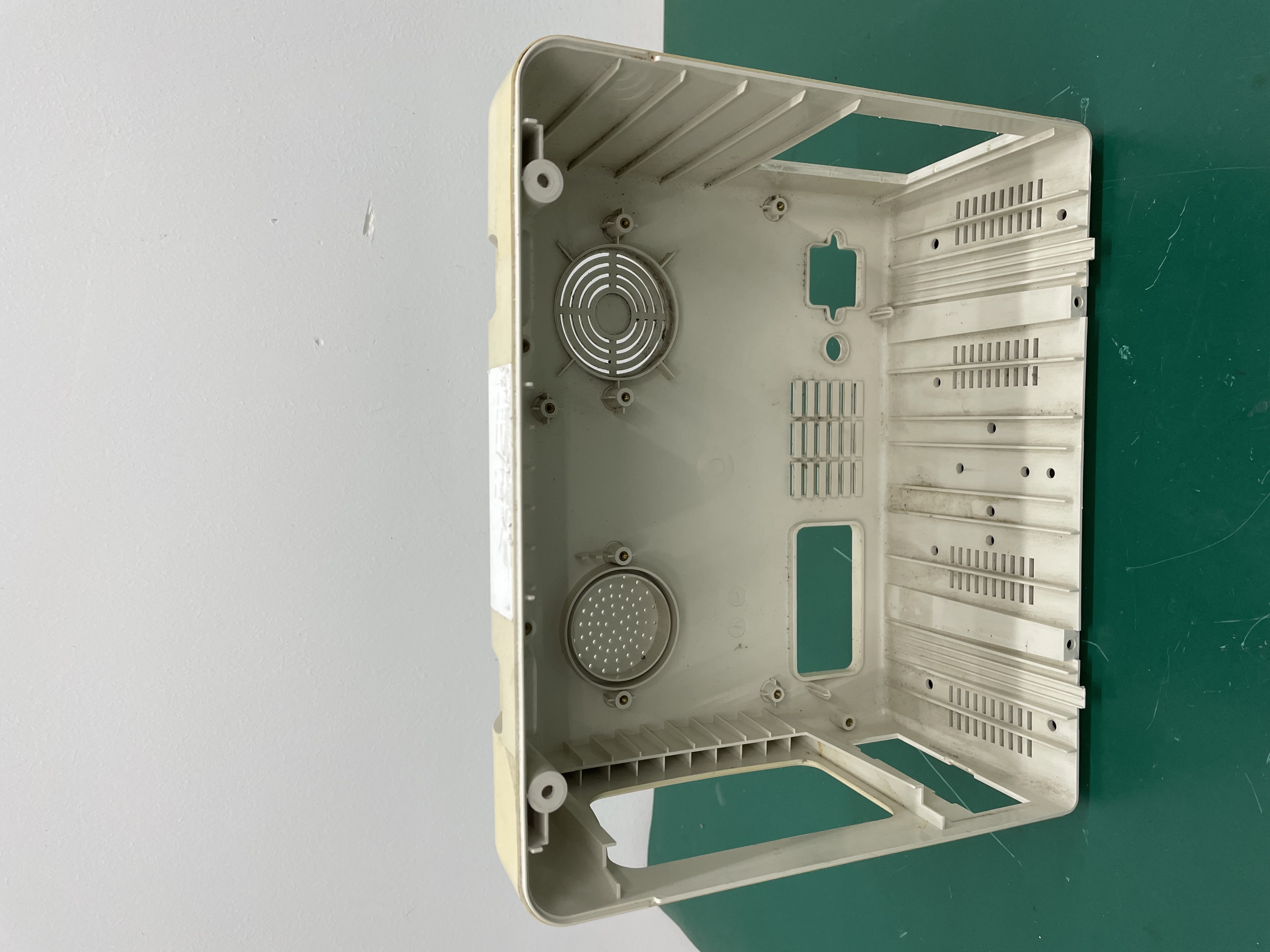 Tapa trasera del monitor de paciente Philips Goldway G30