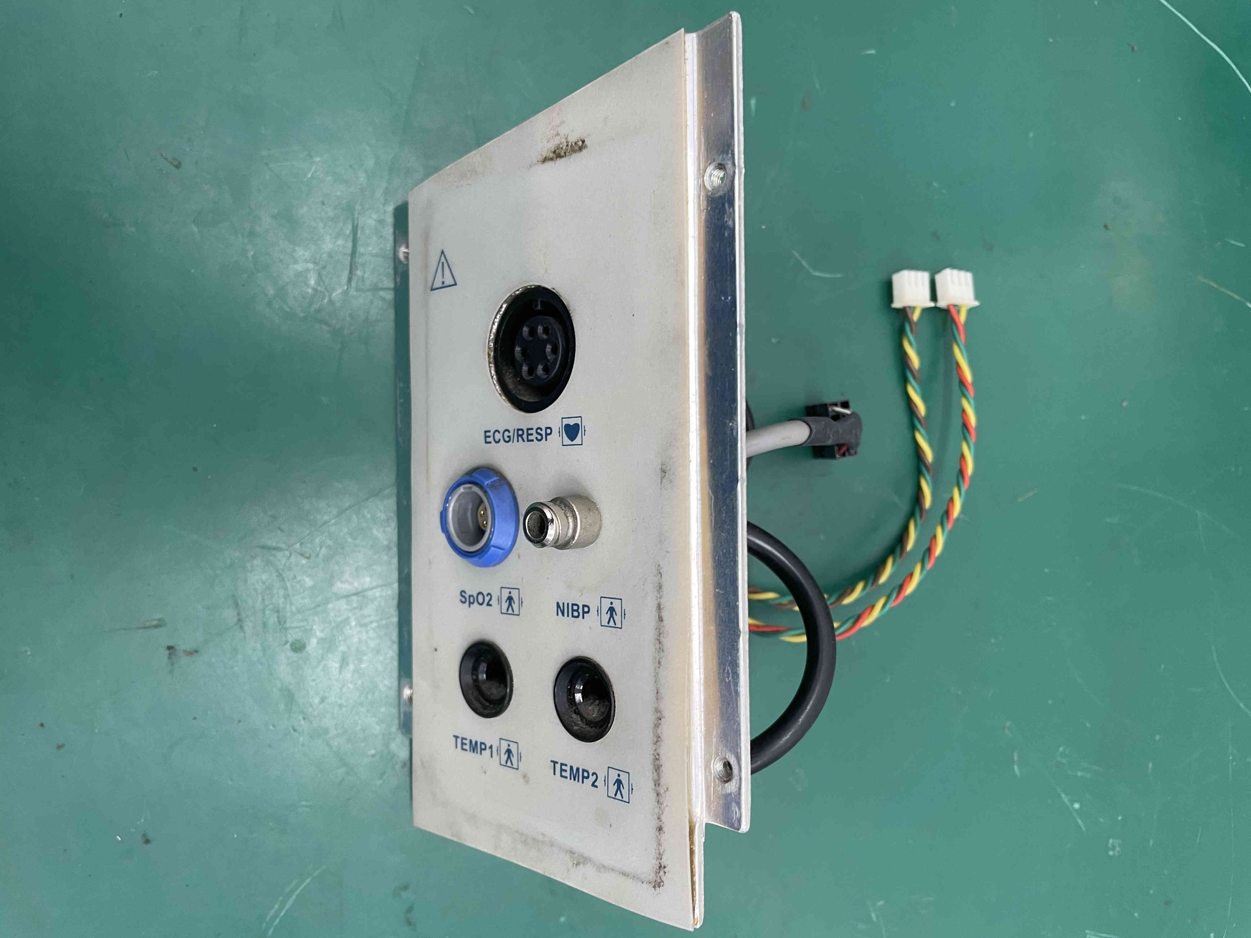 Papan Panel Parameter Monitor Pesakit Philips Goldway UT4000F
