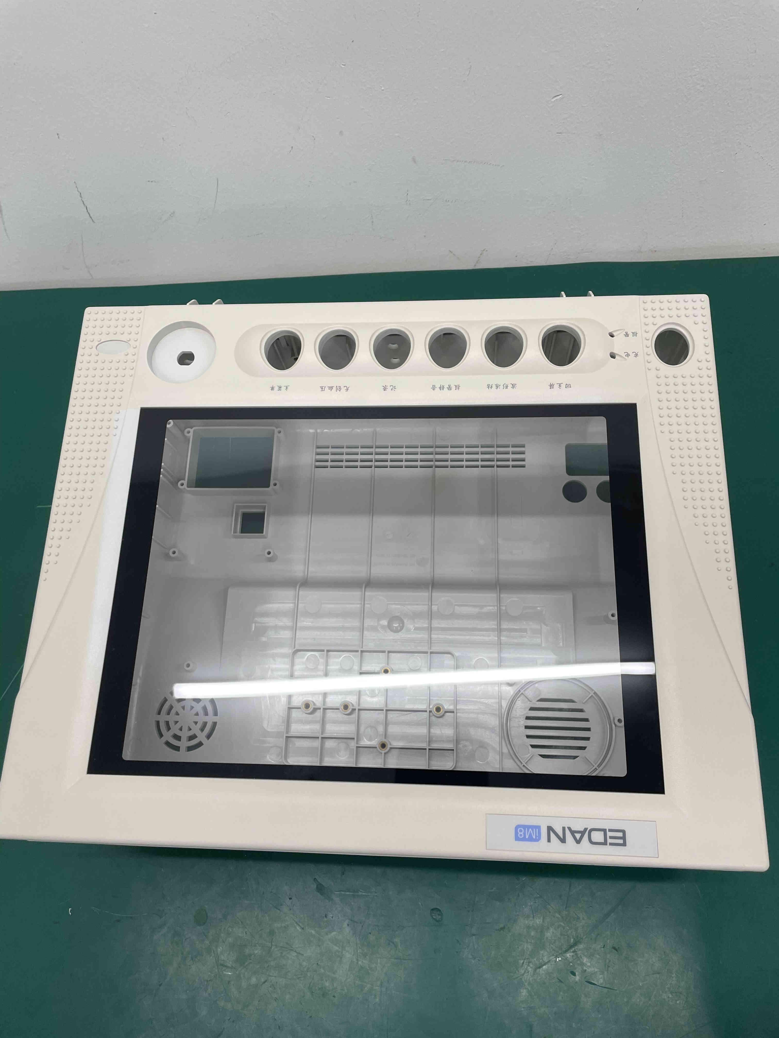 Cubierta delantera y trasera del monitor de paciente Edan IM8