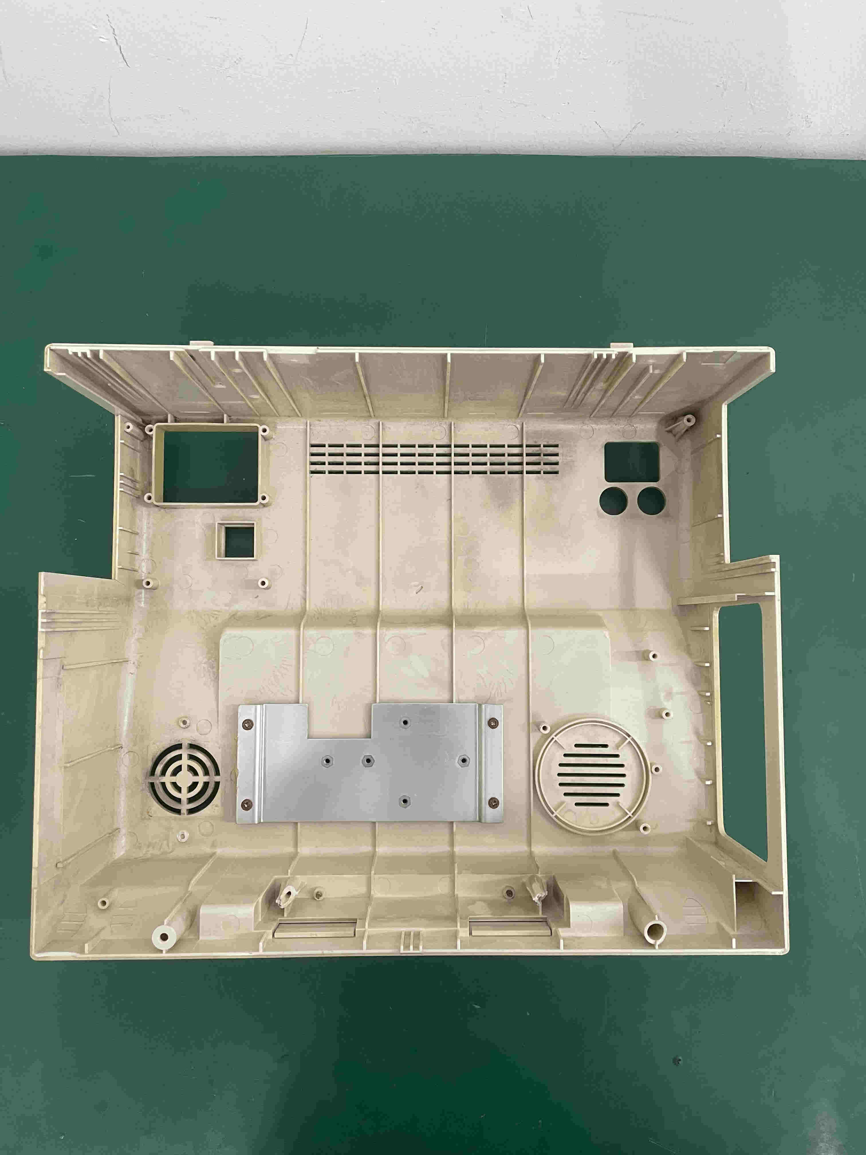 โครงด้านหลังจอภาพผู้ป่วย Mindray MEC-1000