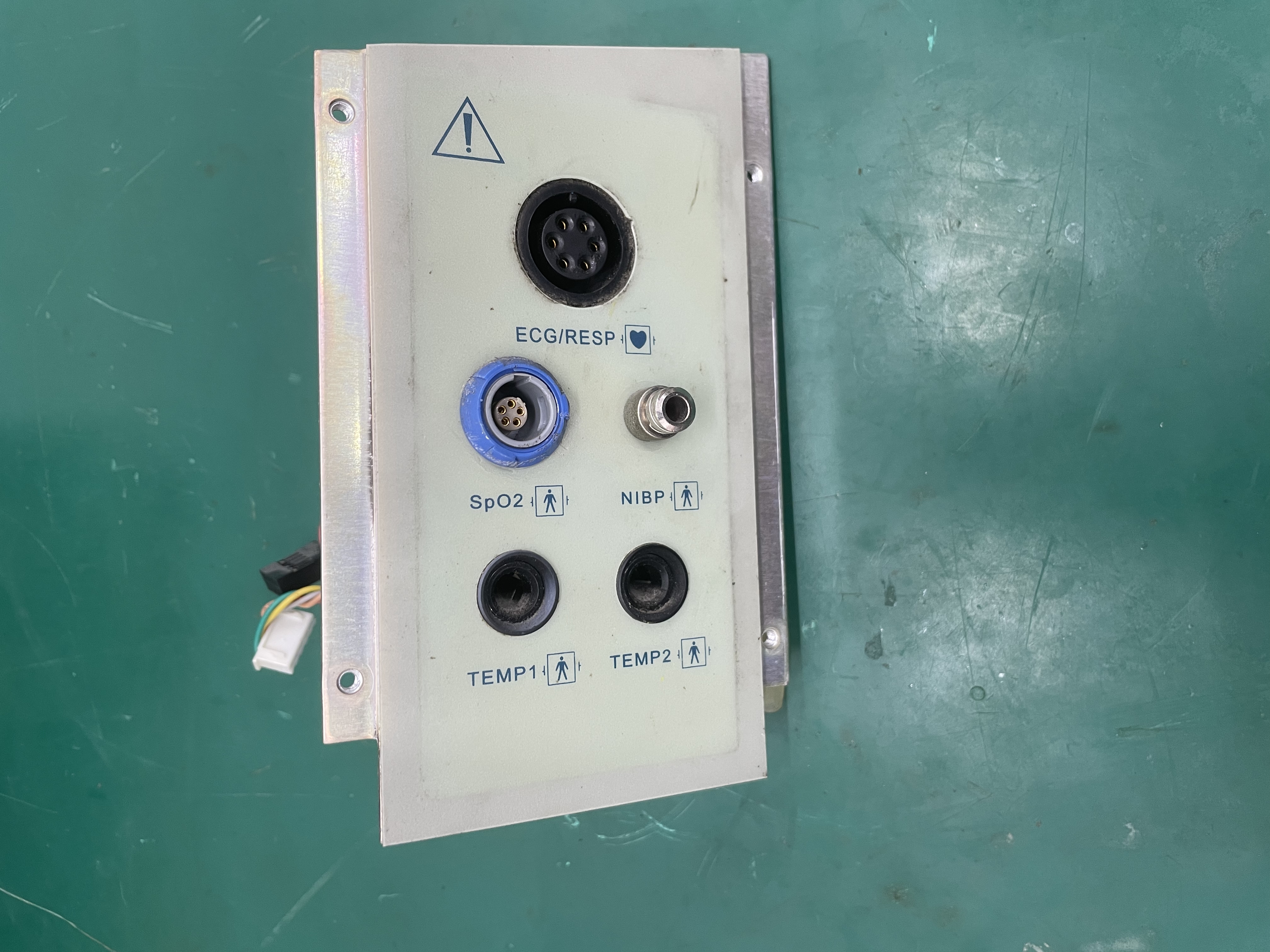 Panel de parámetros del monitor de paciente Goldway UT4000F PRO