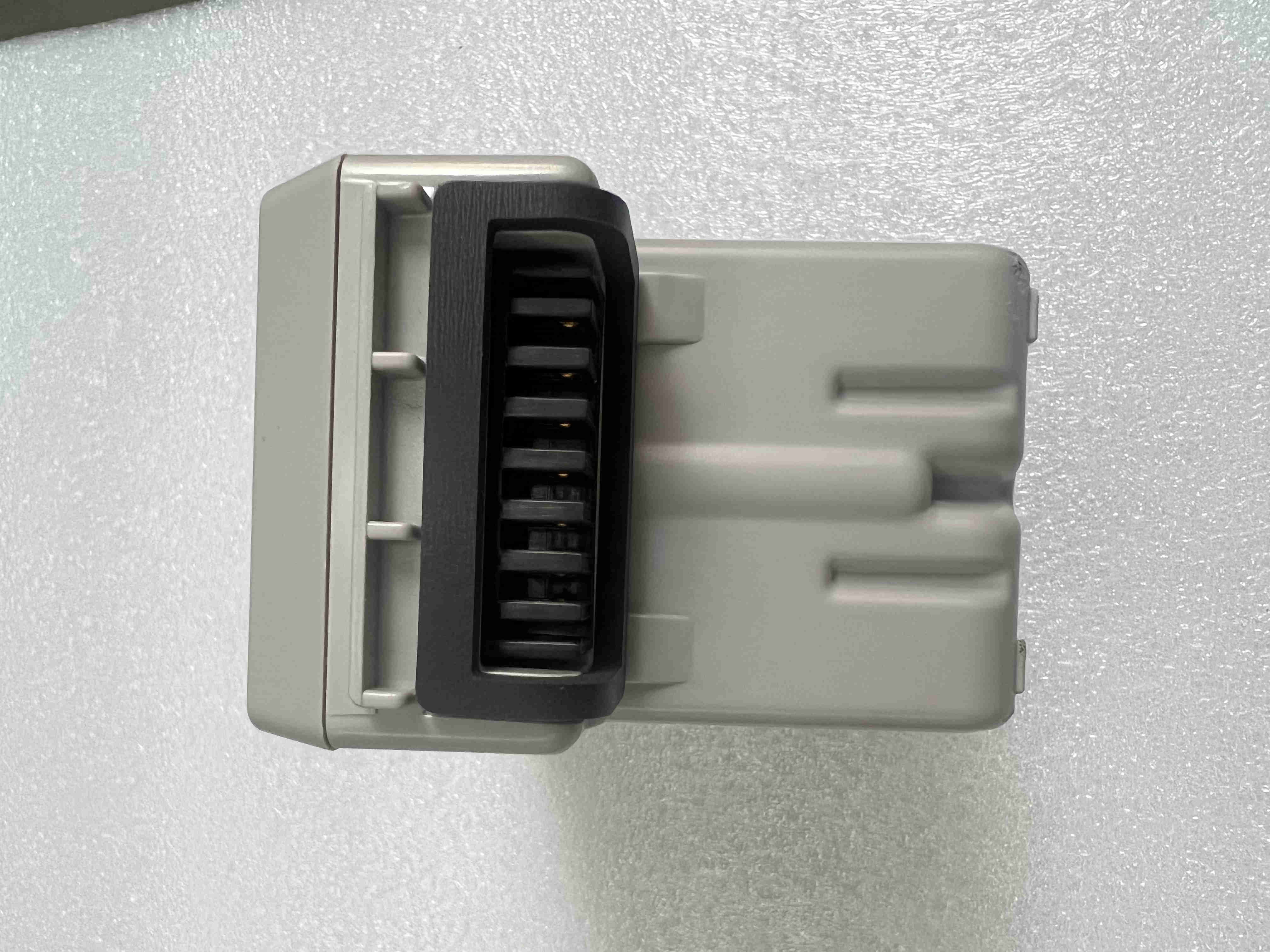 Batería recargable de iones de litio 14,1 V 5500 mAh de Nihon Kohden SB-121V para desfibrilador EMS-1052