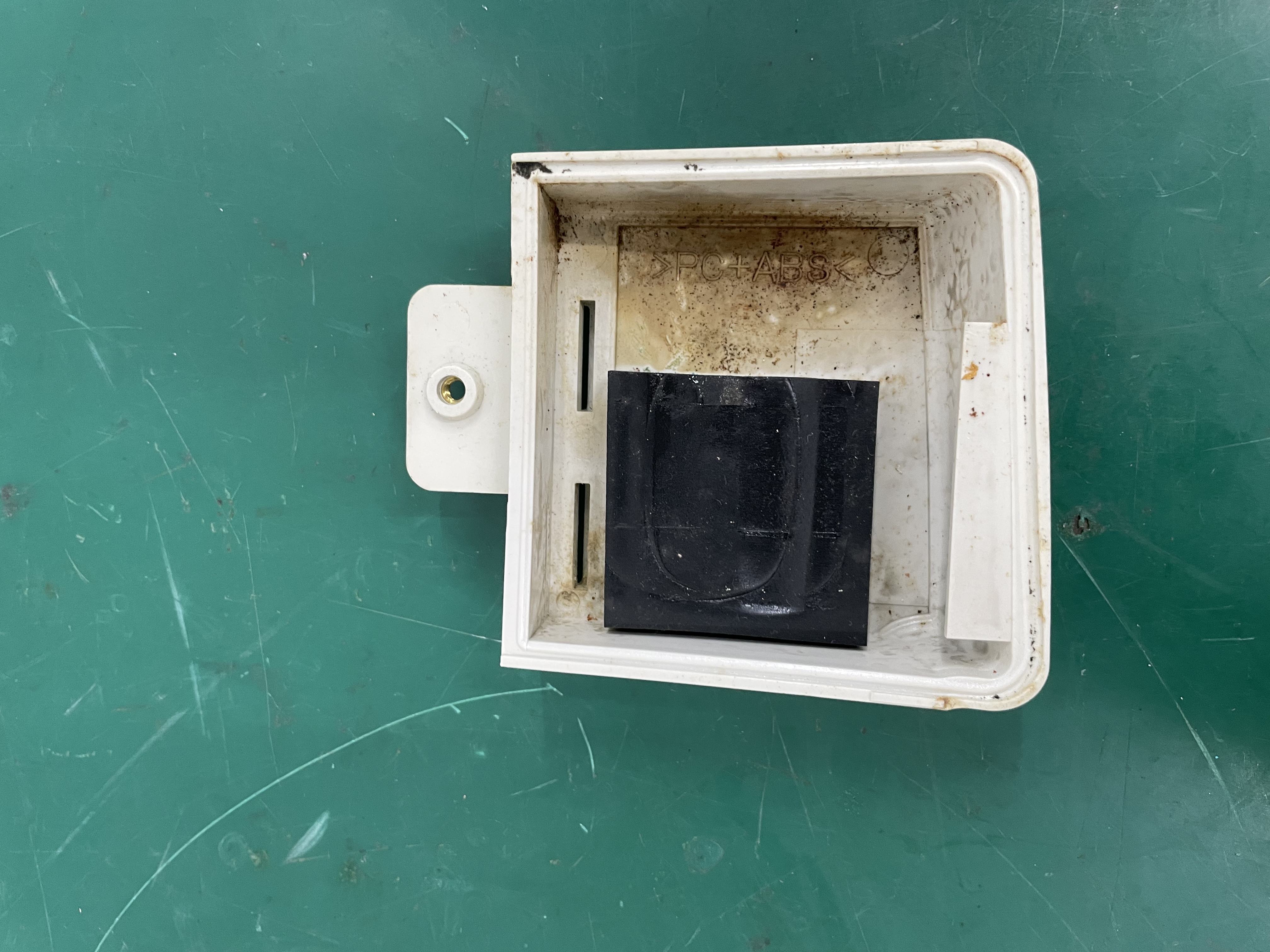 Nihon Kohden Cardiolife TEC-7621C Defibrillator Battery Door
