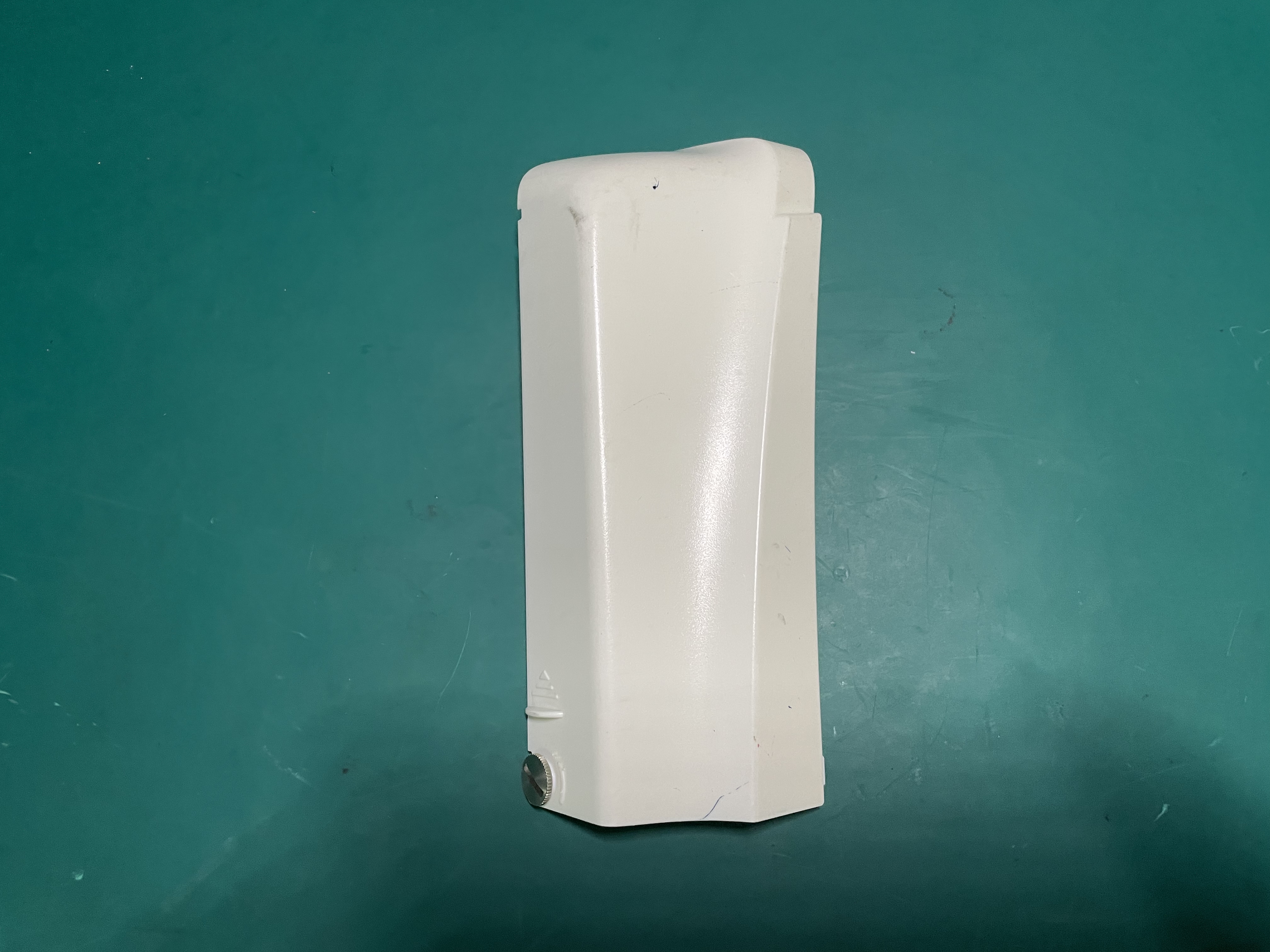 Nihon Kohden TEC-5602 ฝาครอบแบตเตอรี่ของเครื่องกระตุ้นหัวใจ