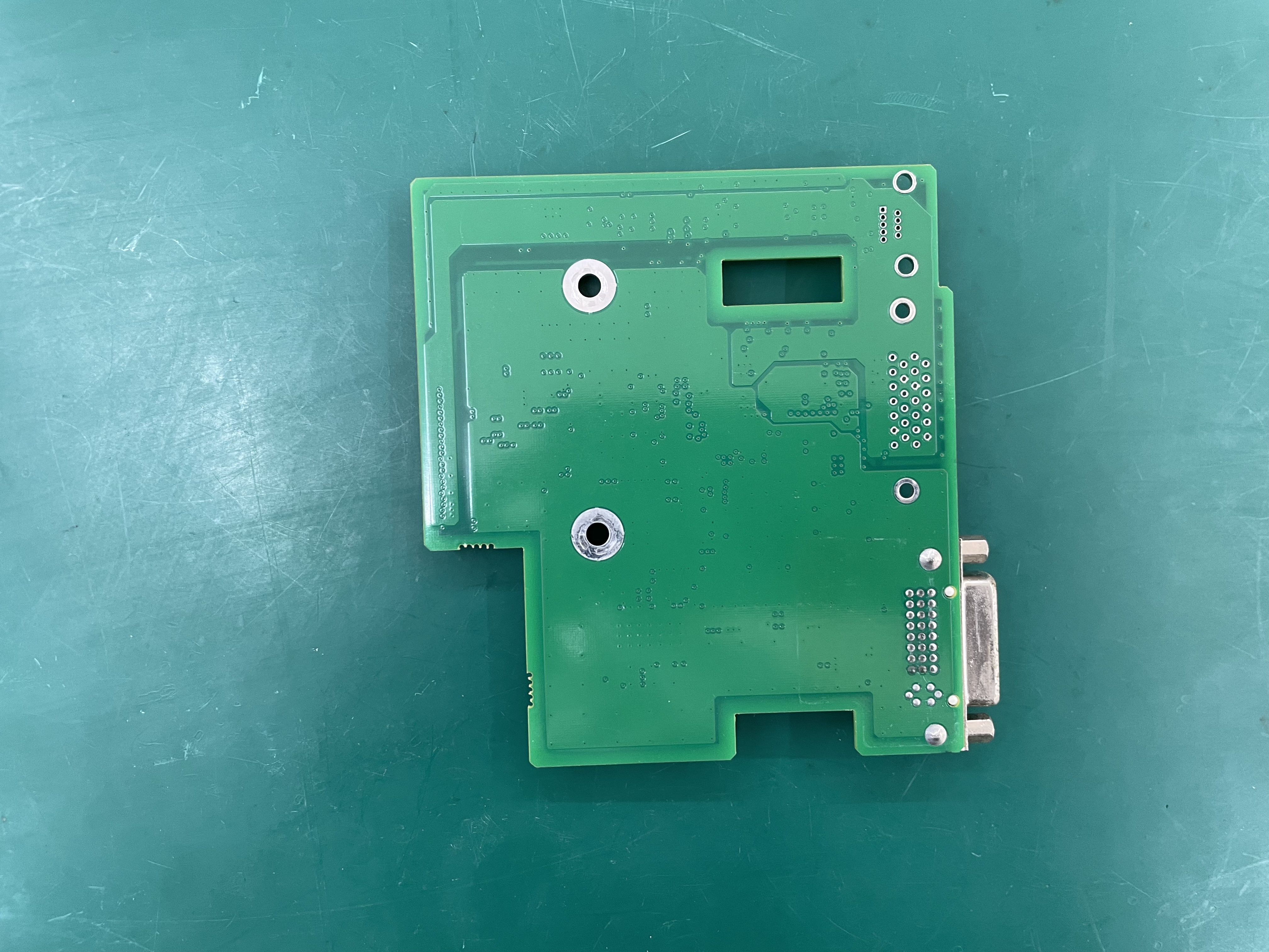 Papan Penyambung Antara Muka VGA Monitor Pesakit Mindray T5 051-000019-01 (merah)