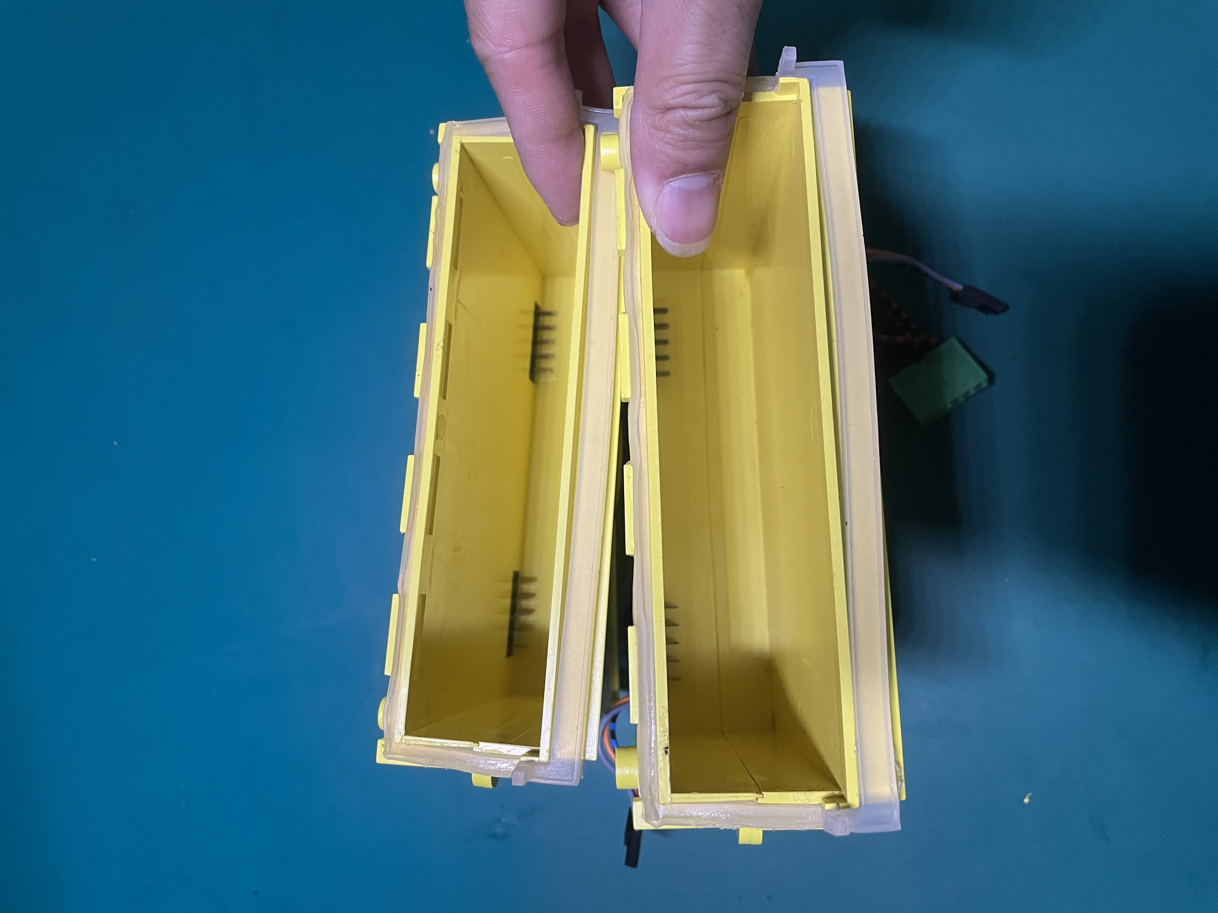 GE RESPONDER 3000 defibrillator battery compartment 38803288