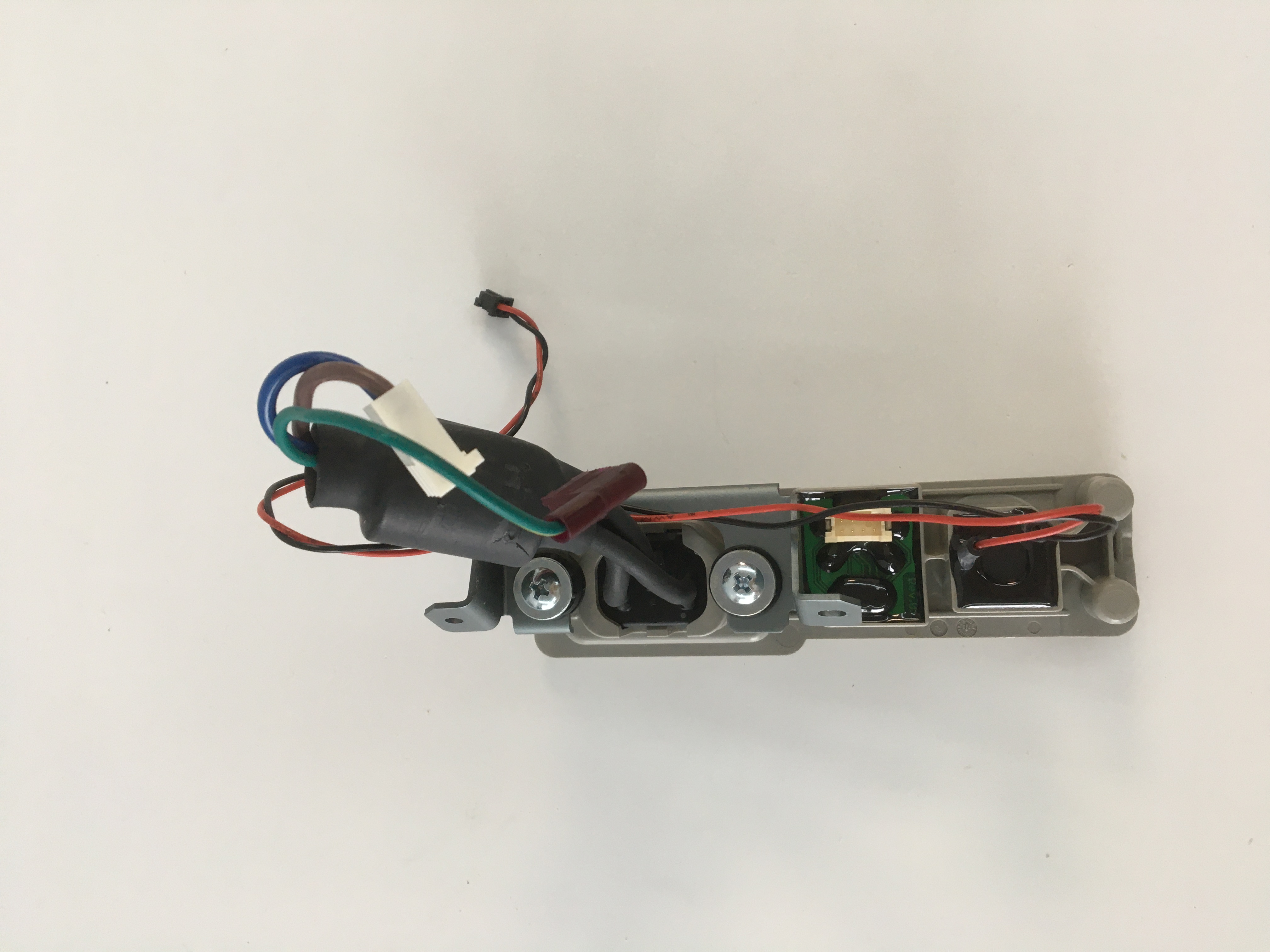 Toma de corriente para desfibrilador serie ZOLL M con conjunto de toma LAN