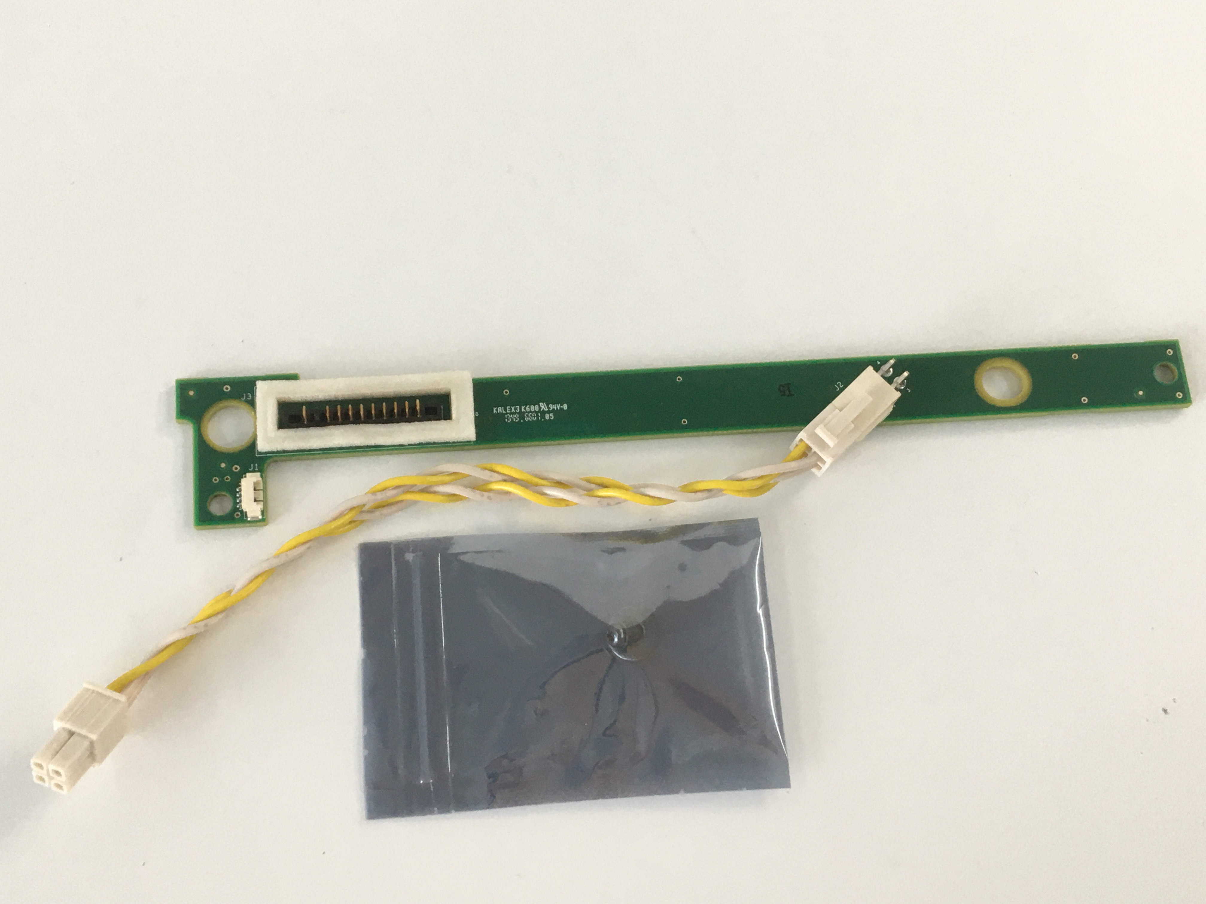 Pemasangan Panel Bateri Defibrilator Siri ZOLL M 1402ID01TH