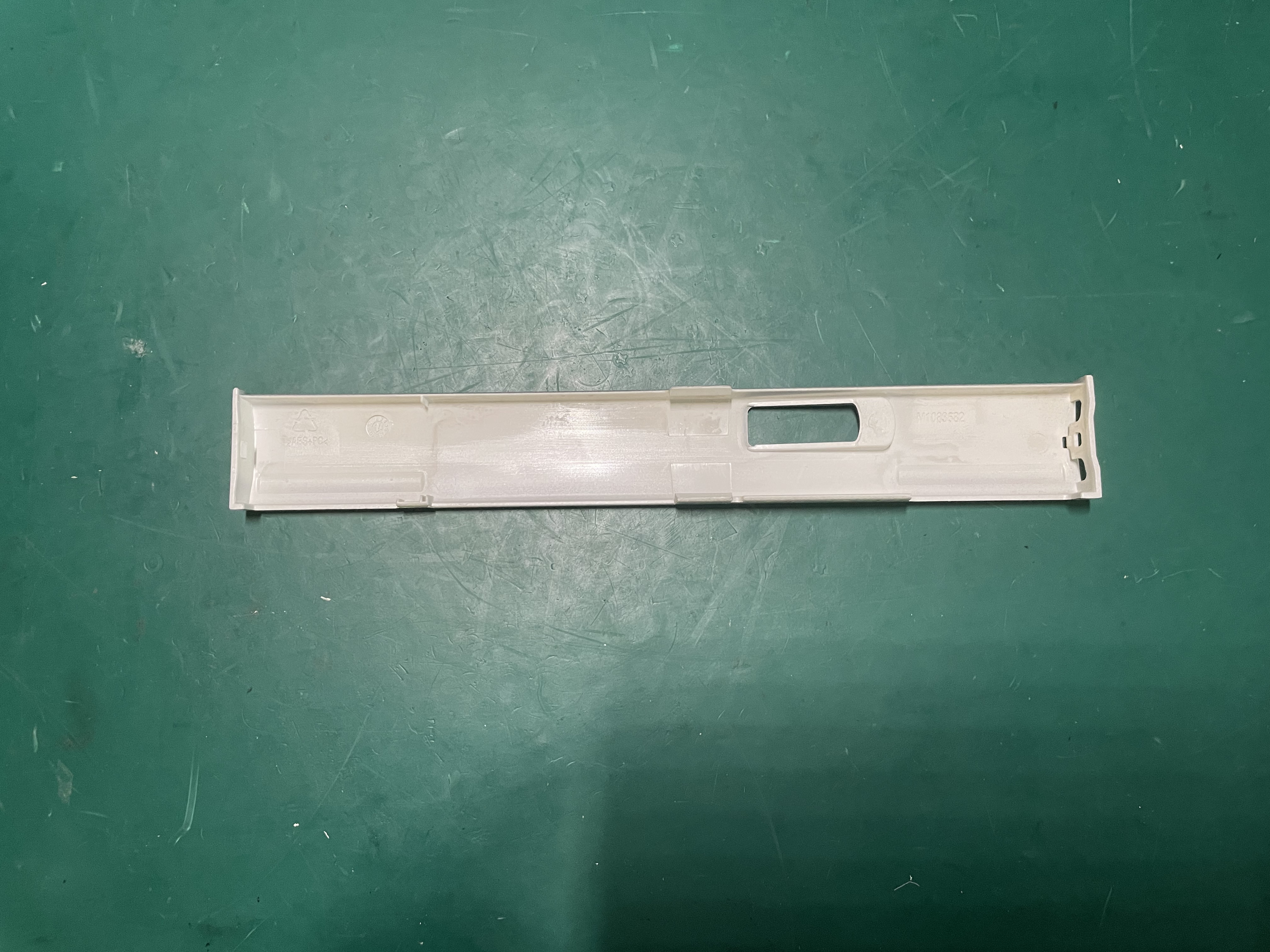 GE B650 monitor left side cover M1083682