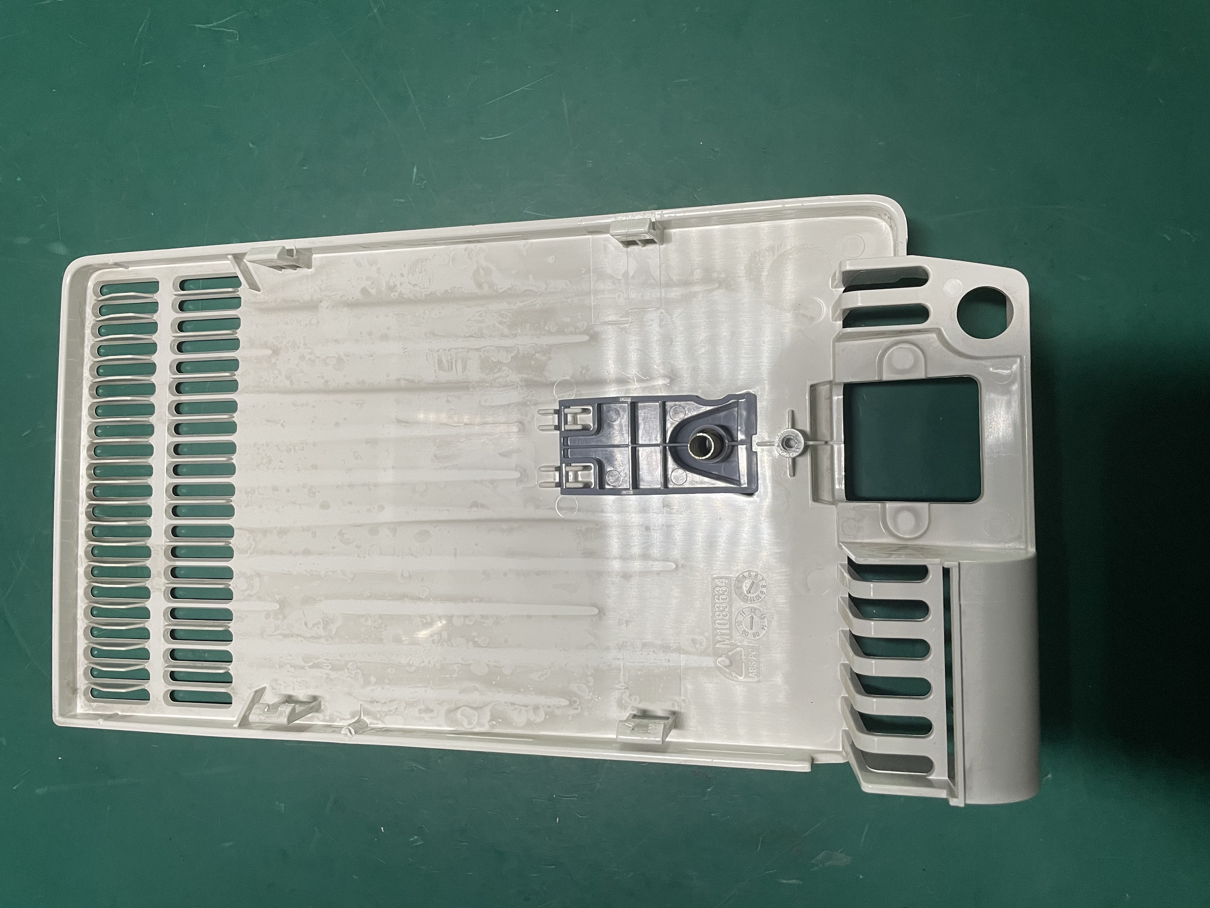 GE B650 monitor battery module rear cover assembly M1083634