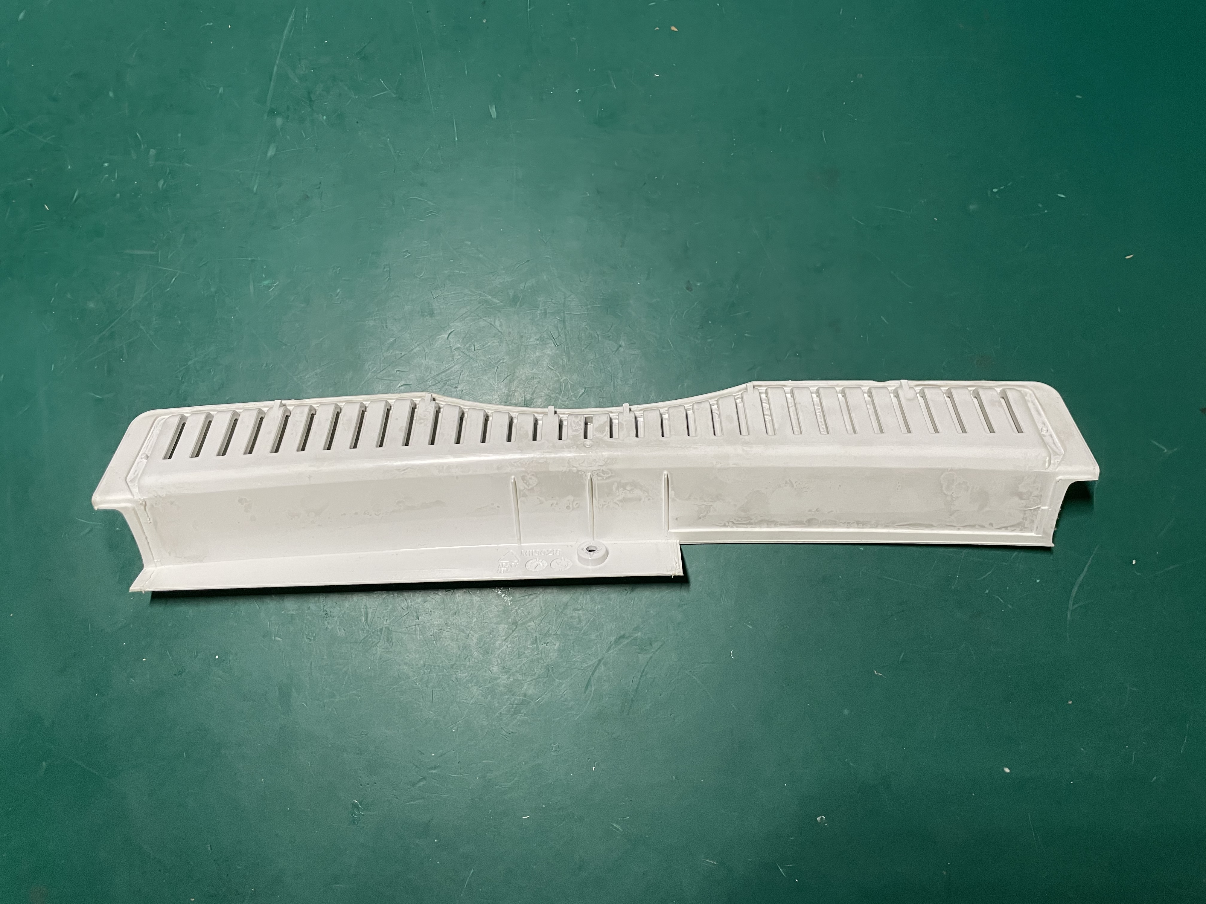 GE B650 Patient Monitor Top Cover M1130218